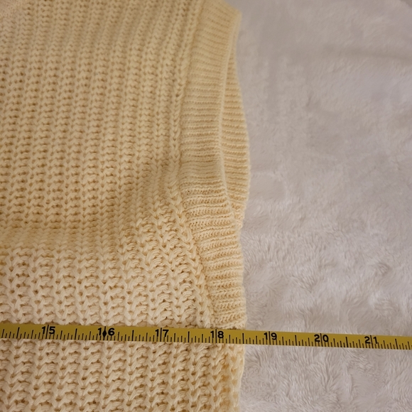 VINTAGE Cable Knit Cream Sweater Vest Women's Medium - Picture 4 of 5
